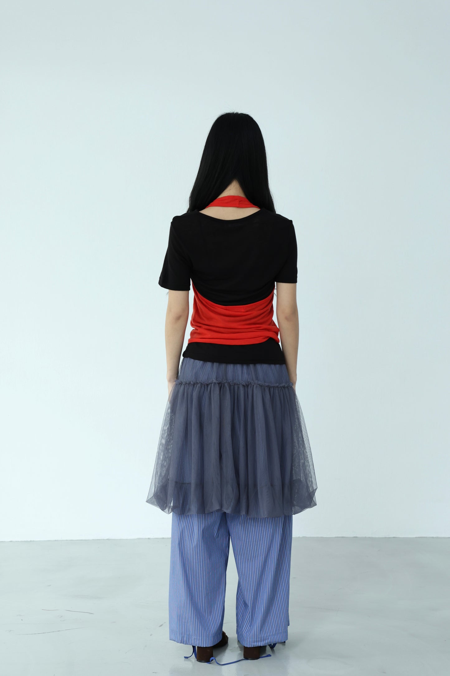 Thin halter neck vest （繞脖背心）