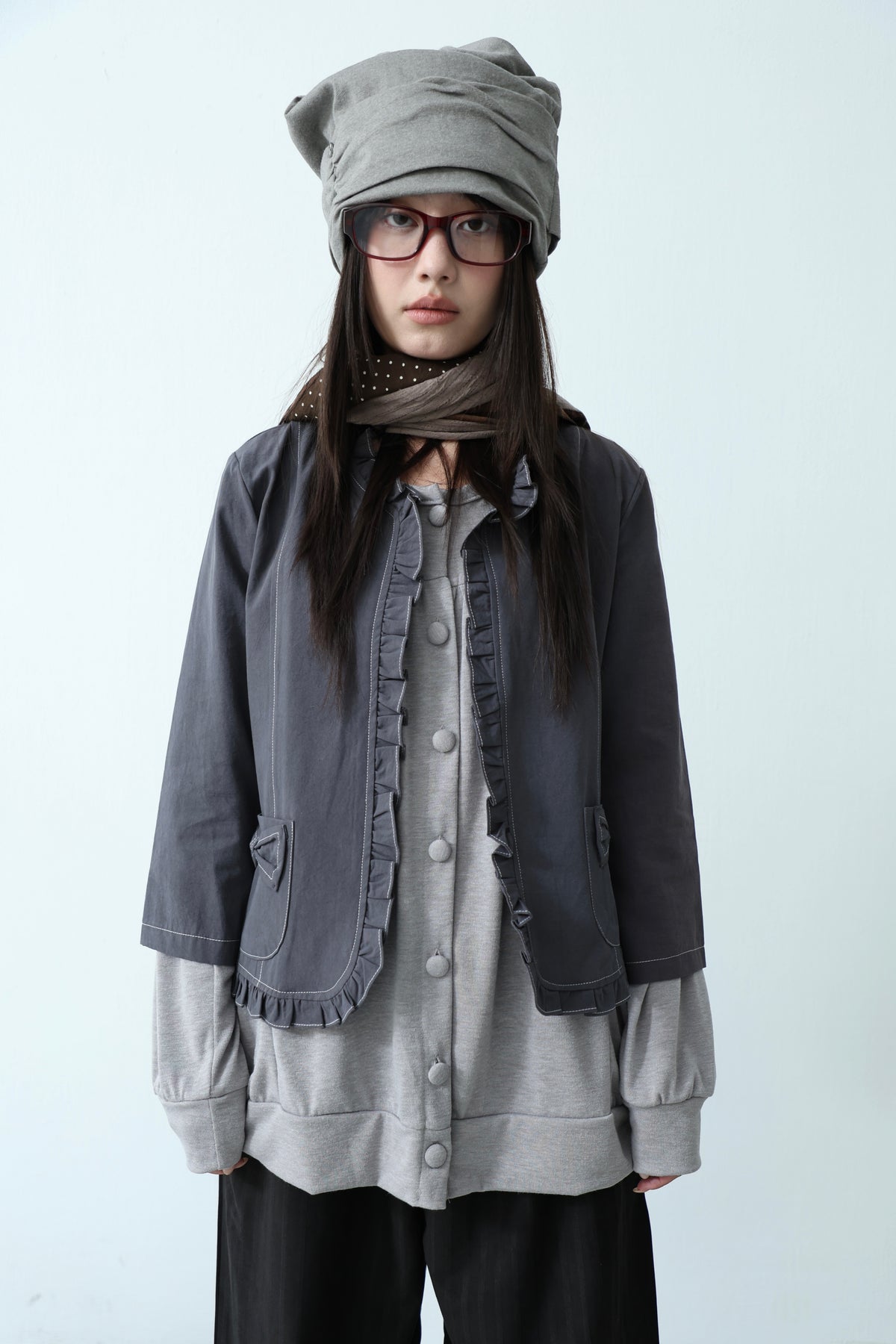 Open collar with bow and bow