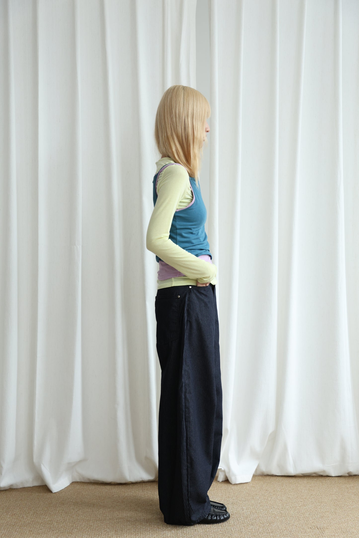 Thin straight stripe baggy pants