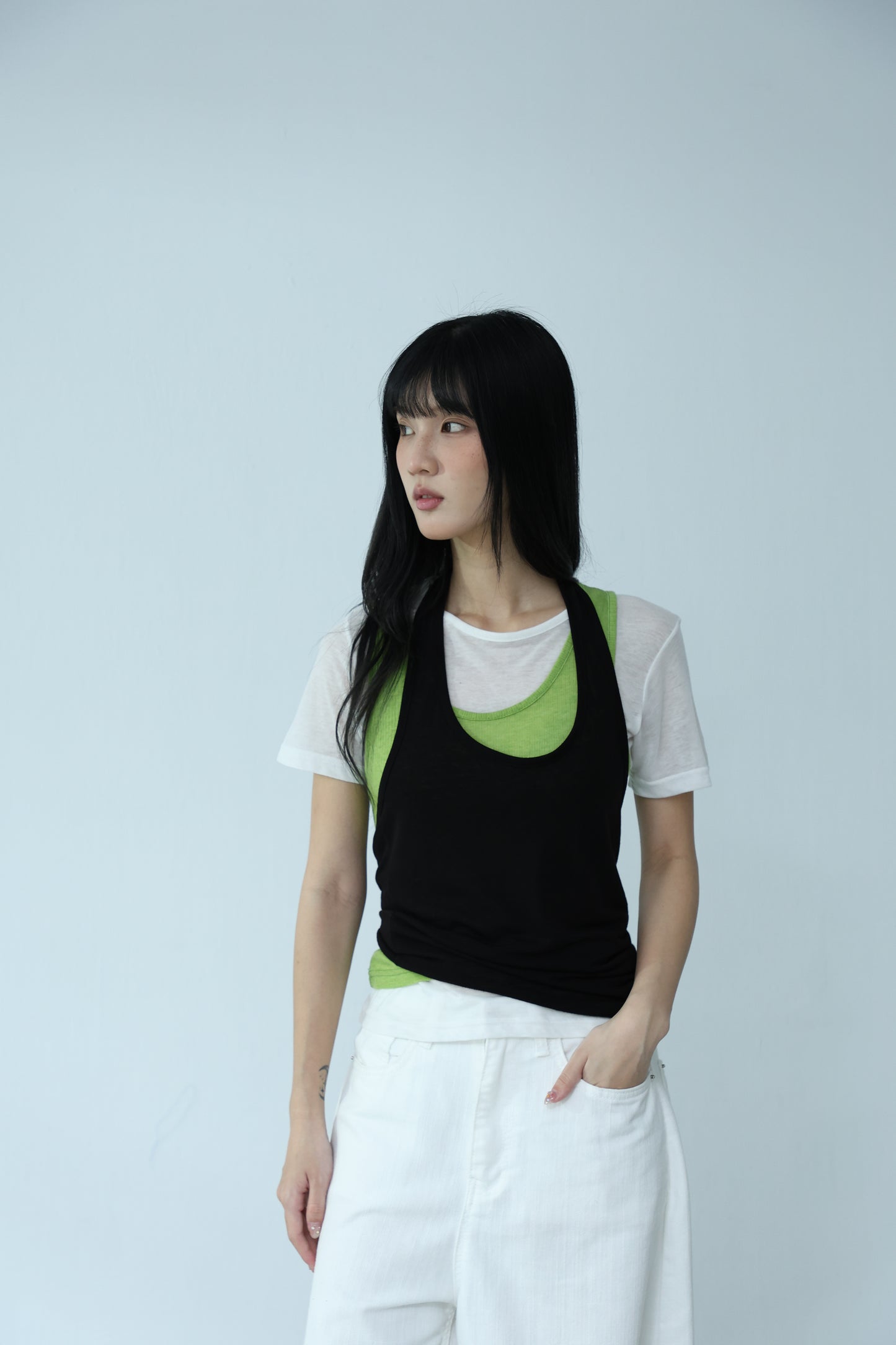 Thin halter neck vest （繞脖背心）