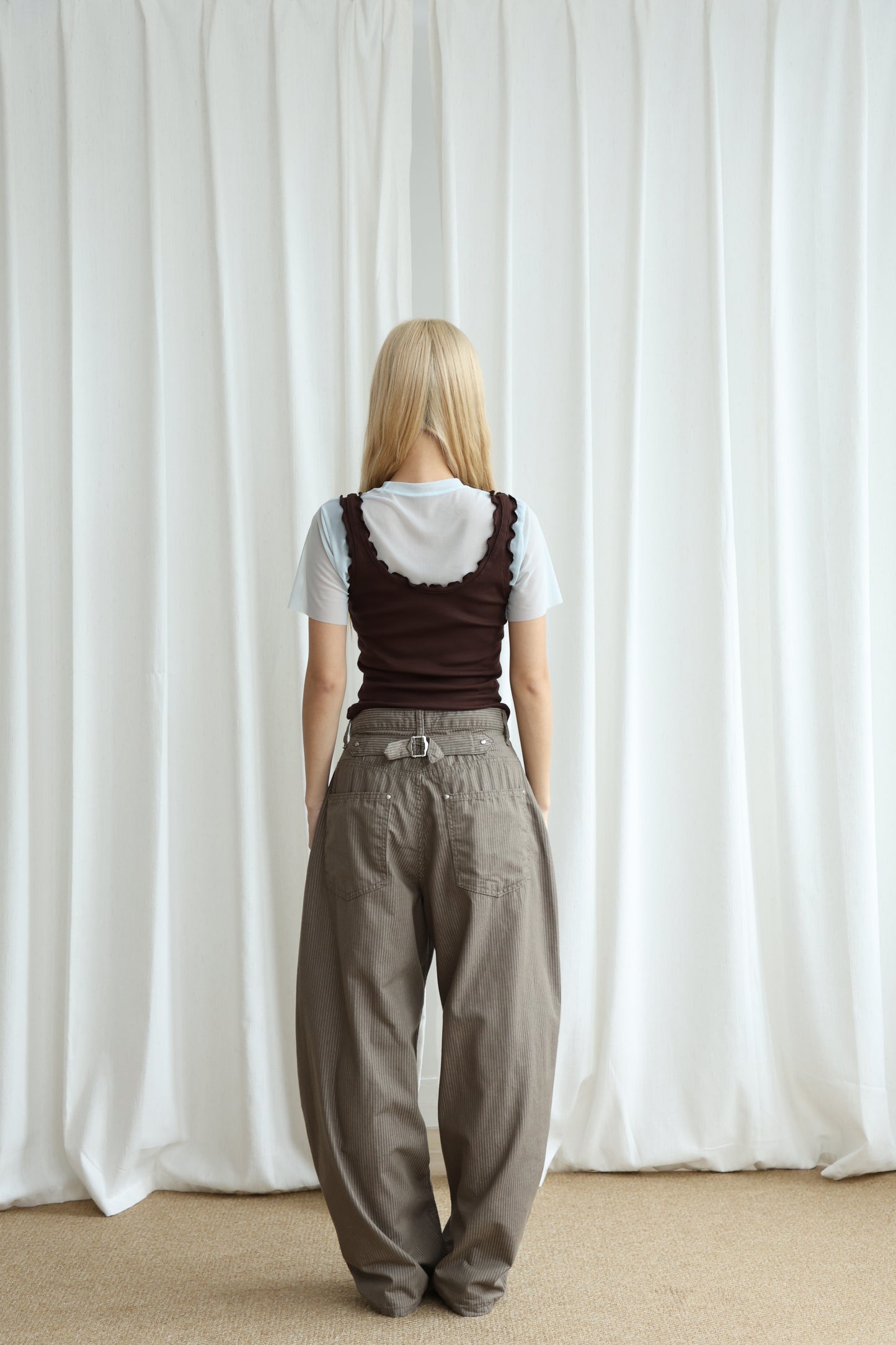 Thin straight stripe baggy pants