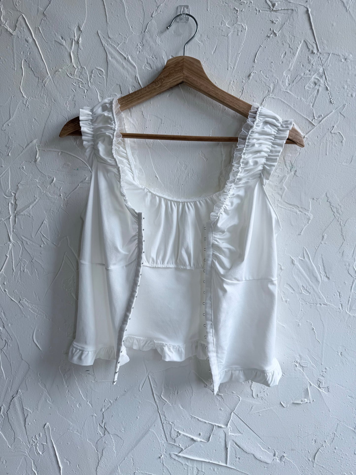 Elastic ruched lace top