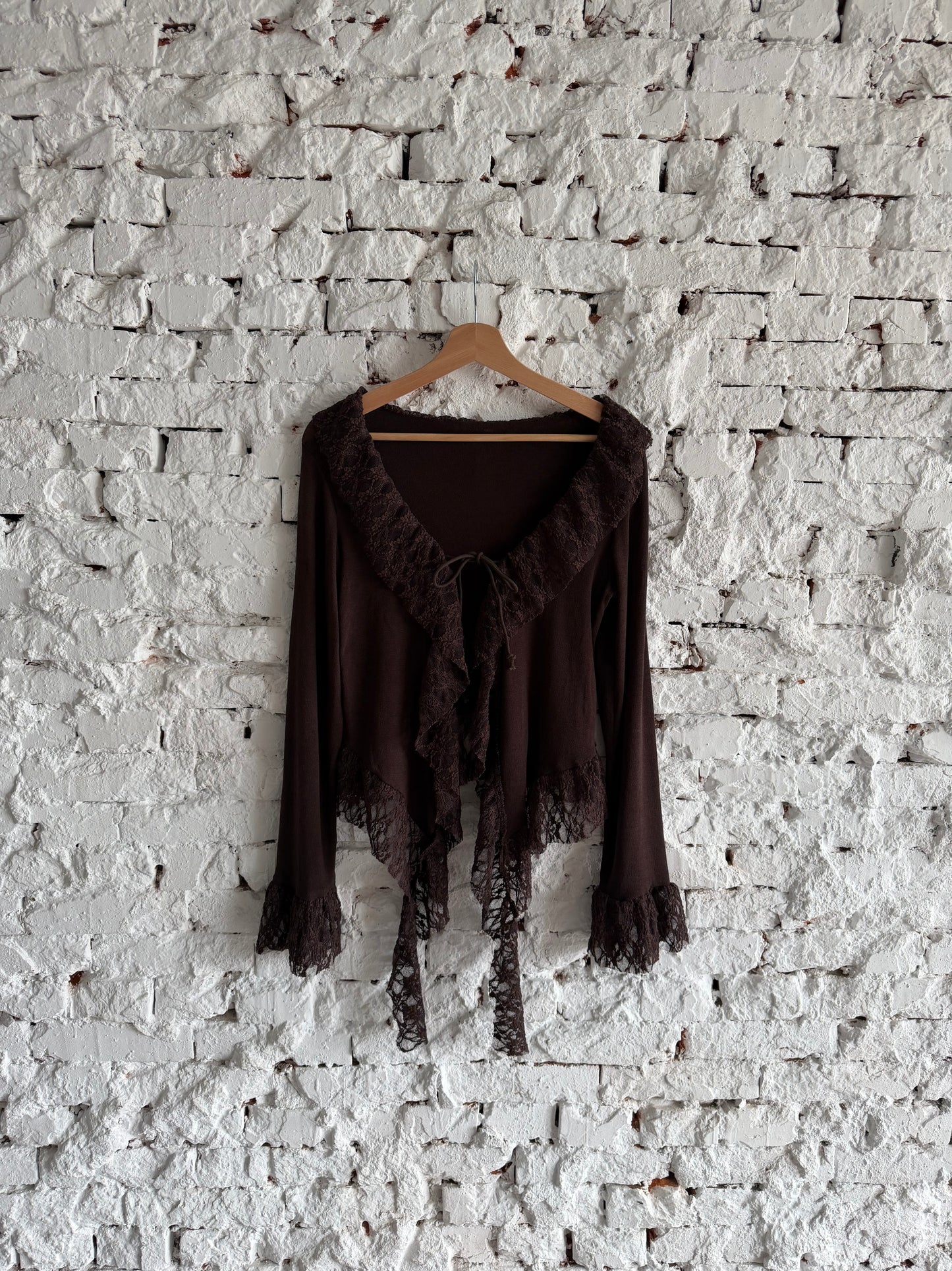 Lace-trimmed tie-up thin top