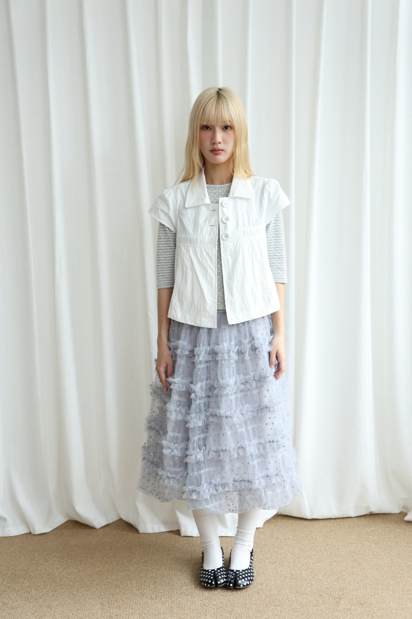 Short-sleeved shirt top