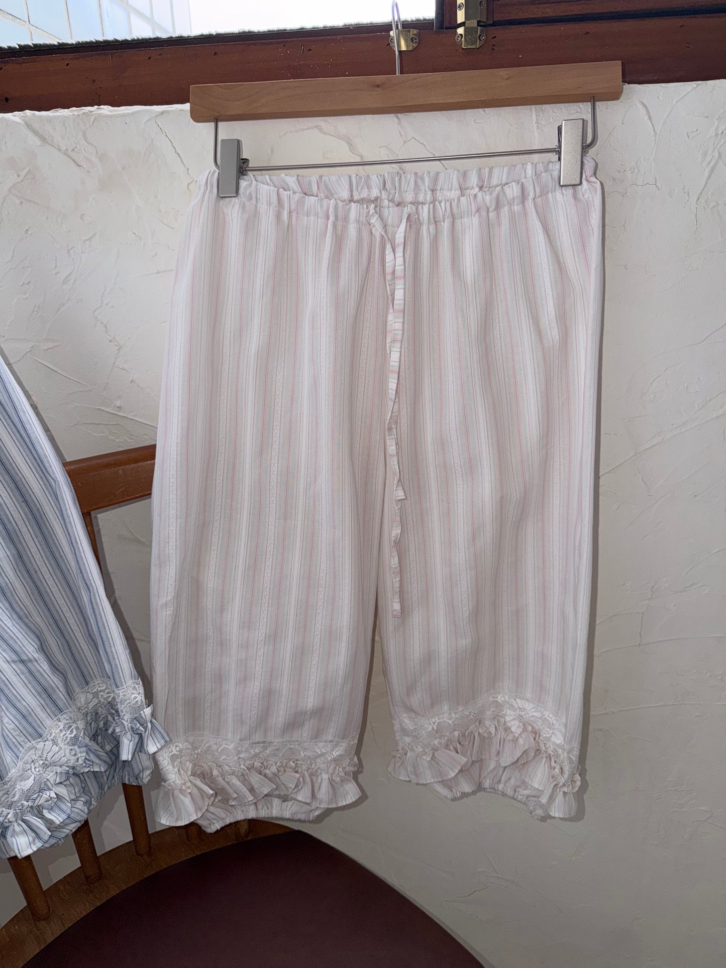 Striped lace-trimmed lantern capri pants
