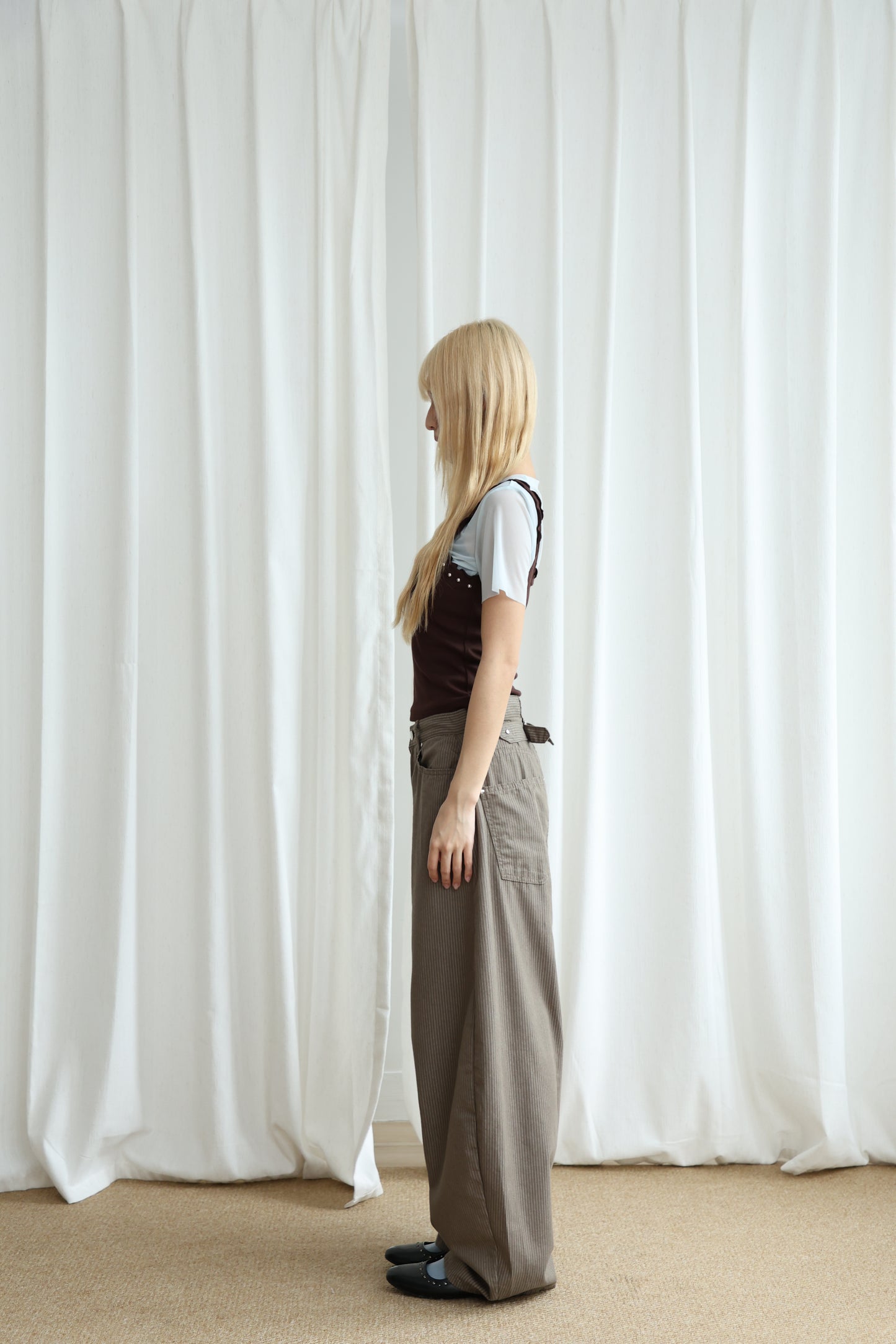 Thin straight stripe baggy pants