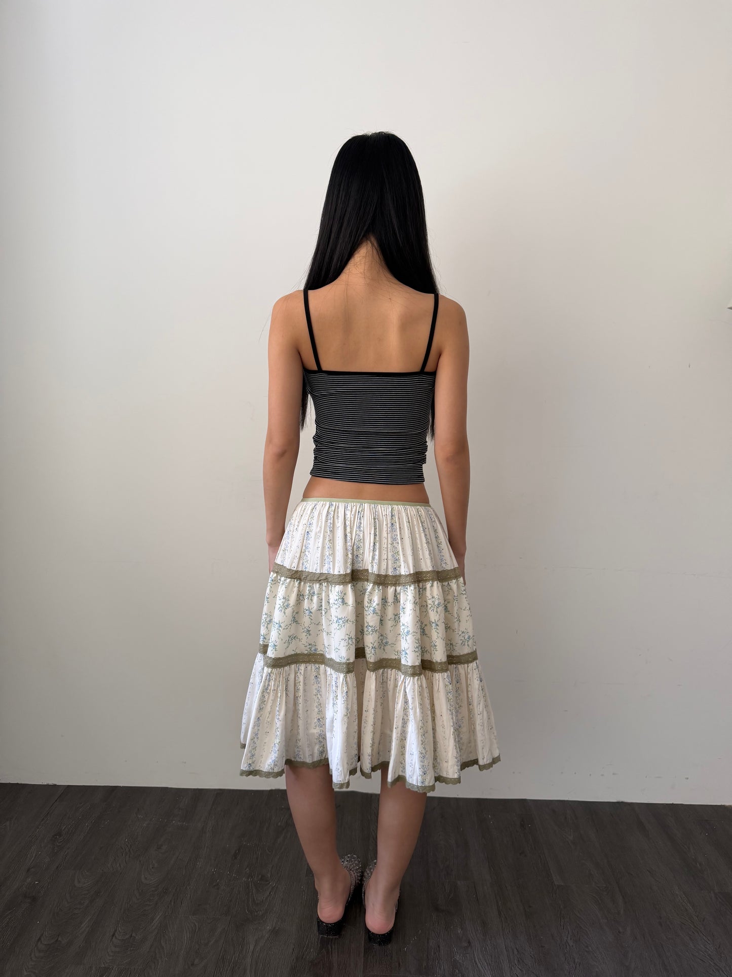 Thin-shouldered striped bra top