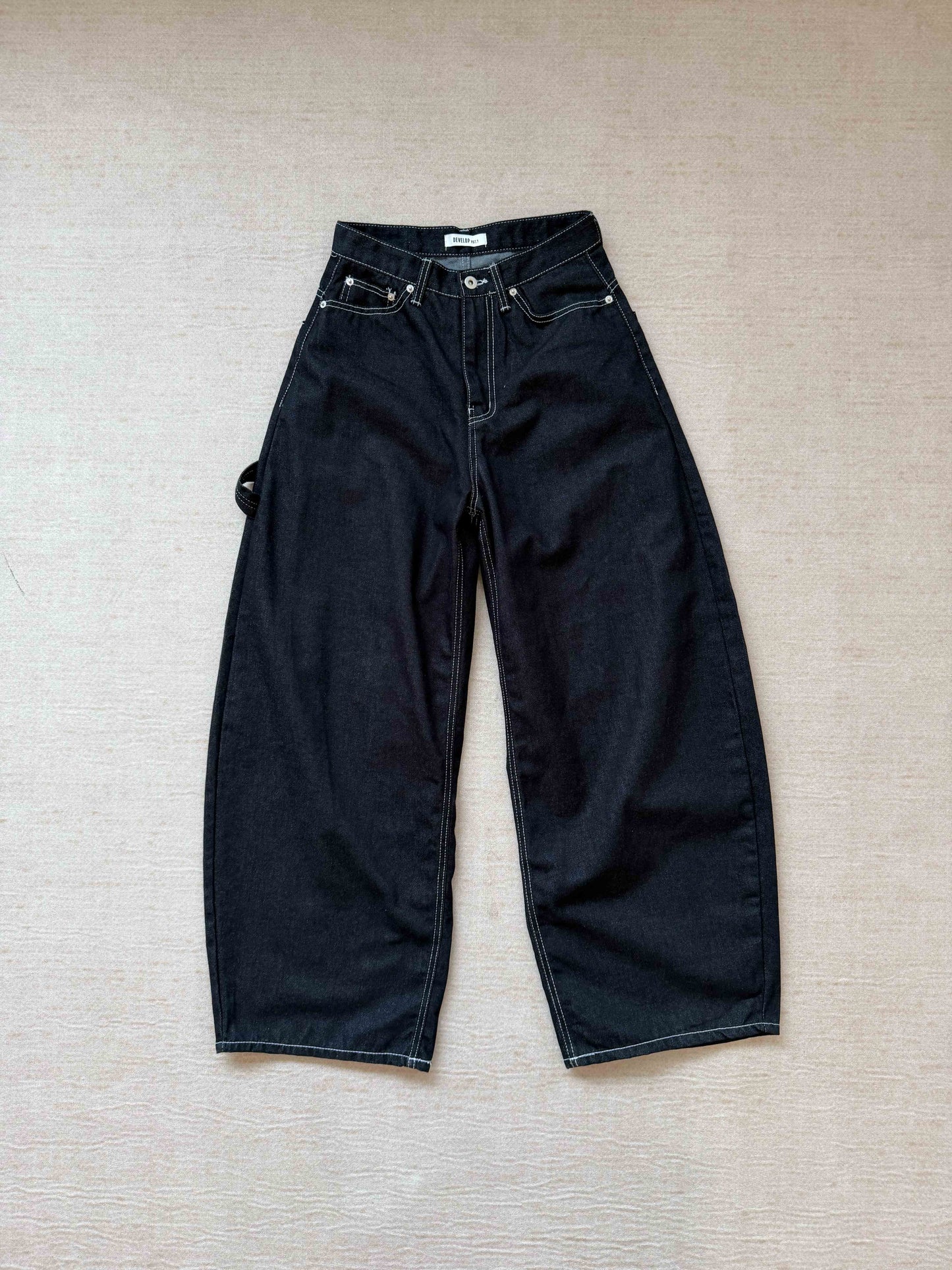 Embroidered loose-fitting work jeans