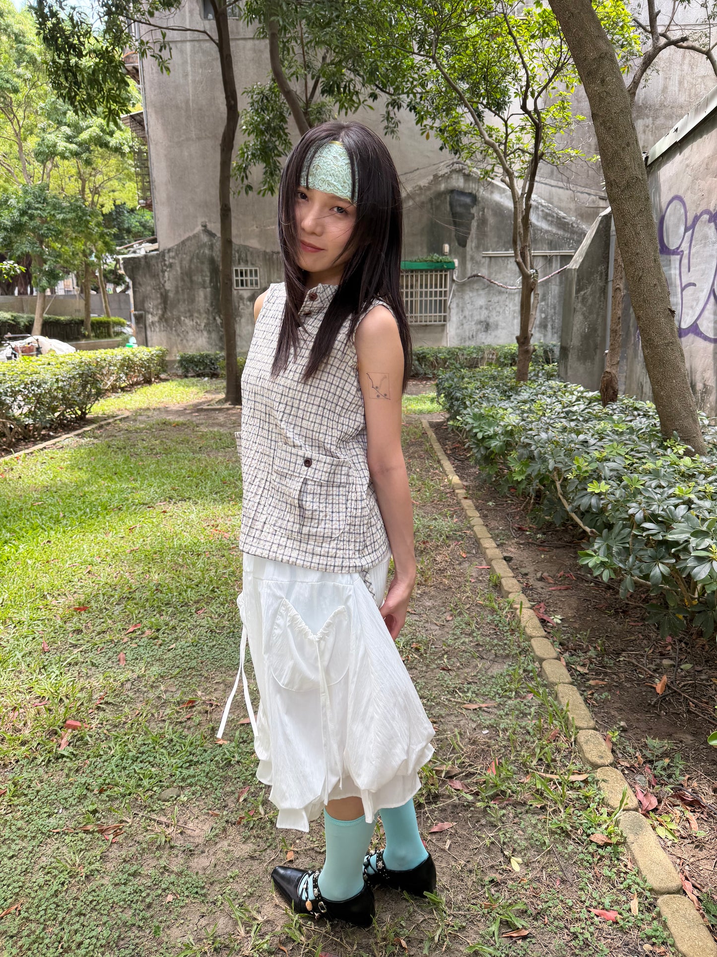 Checkered button pocket vest