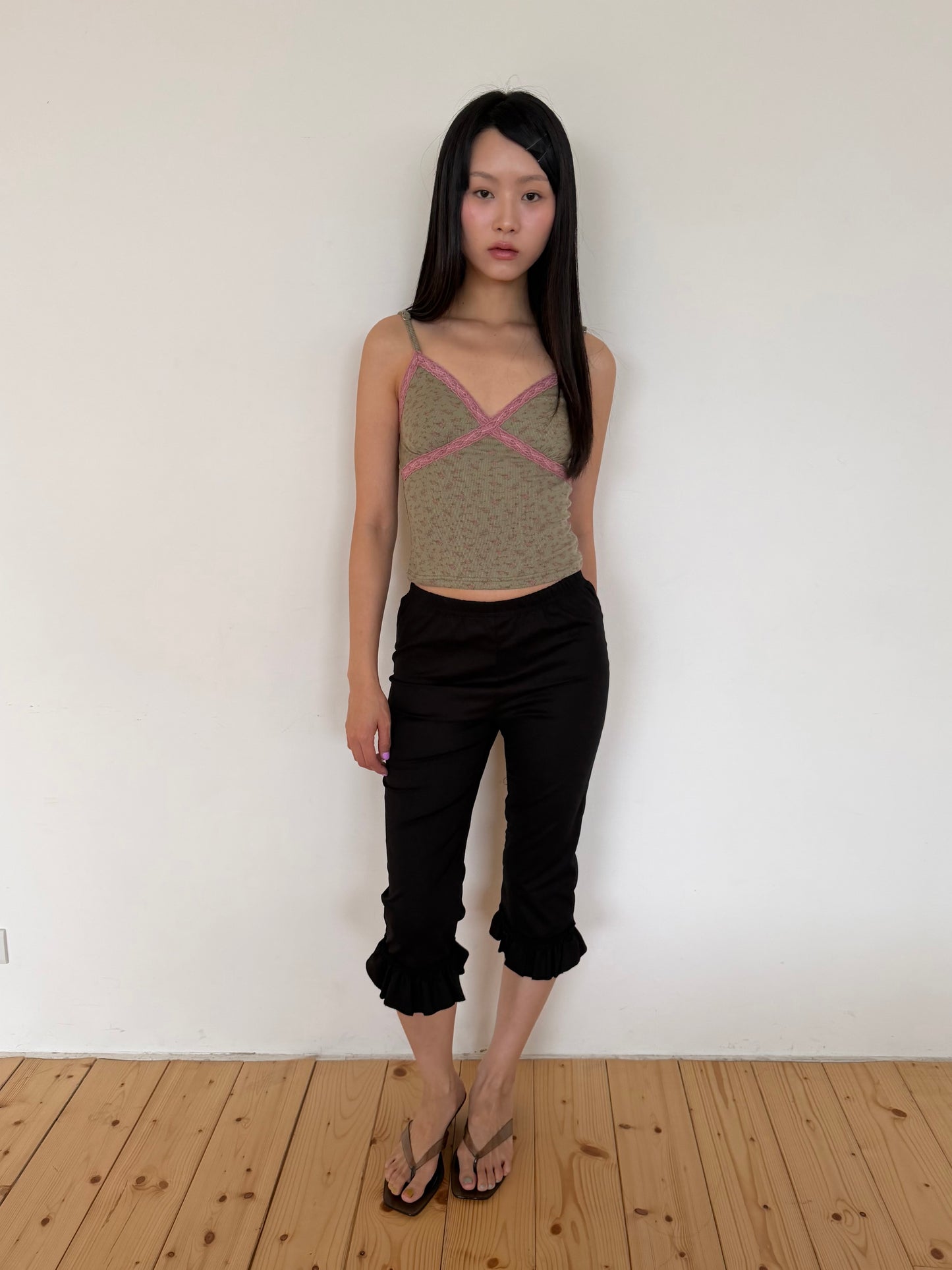 Frill Hem Knee-Length Leggings