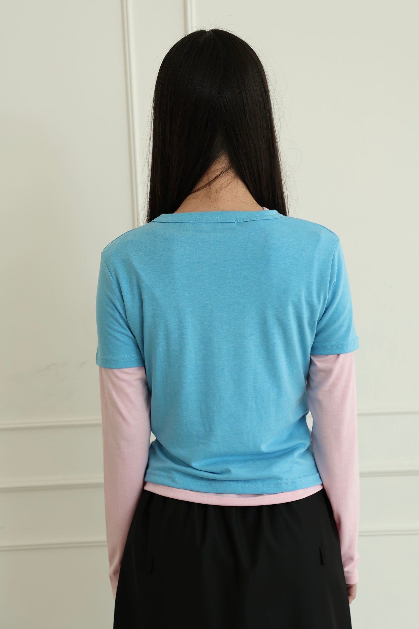 Basic skin-friendly short-sleeved top