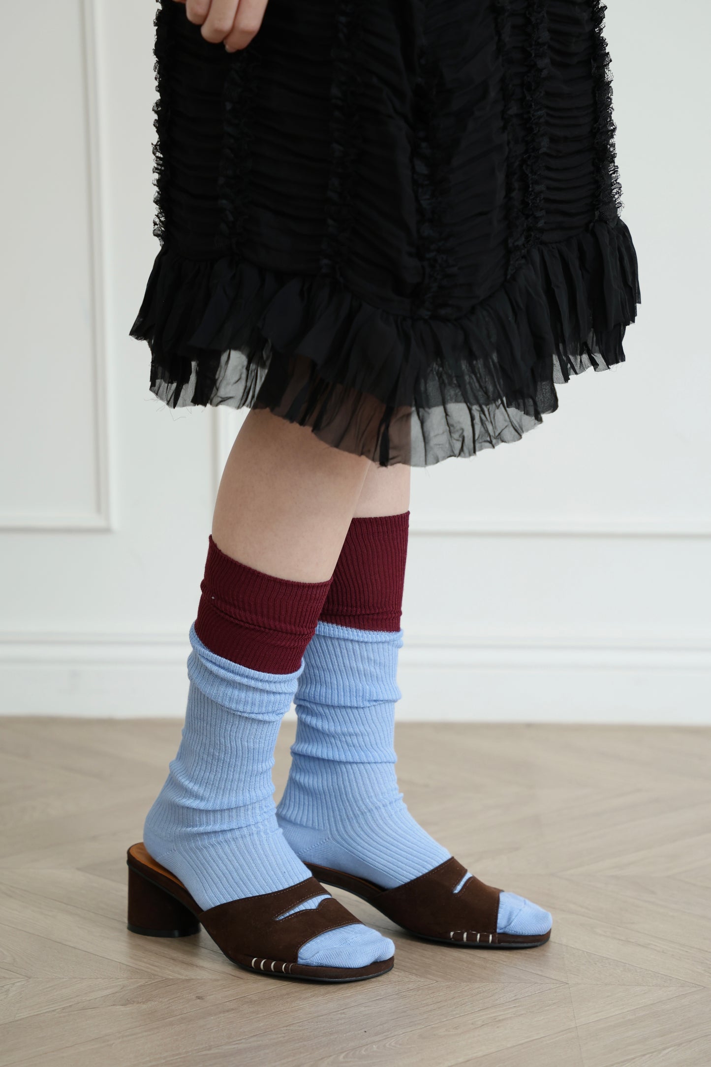 Color-blocked knee socks