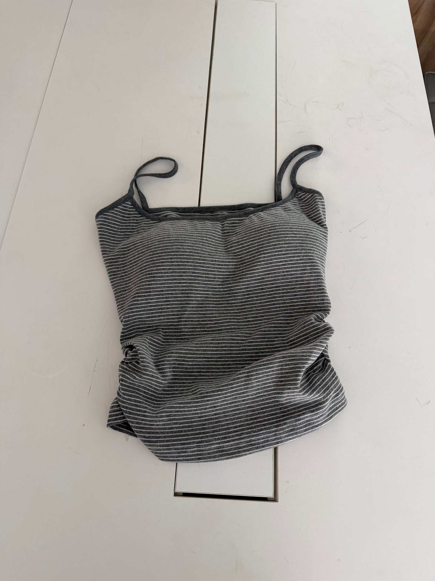 Thin-shouldered striped bra top