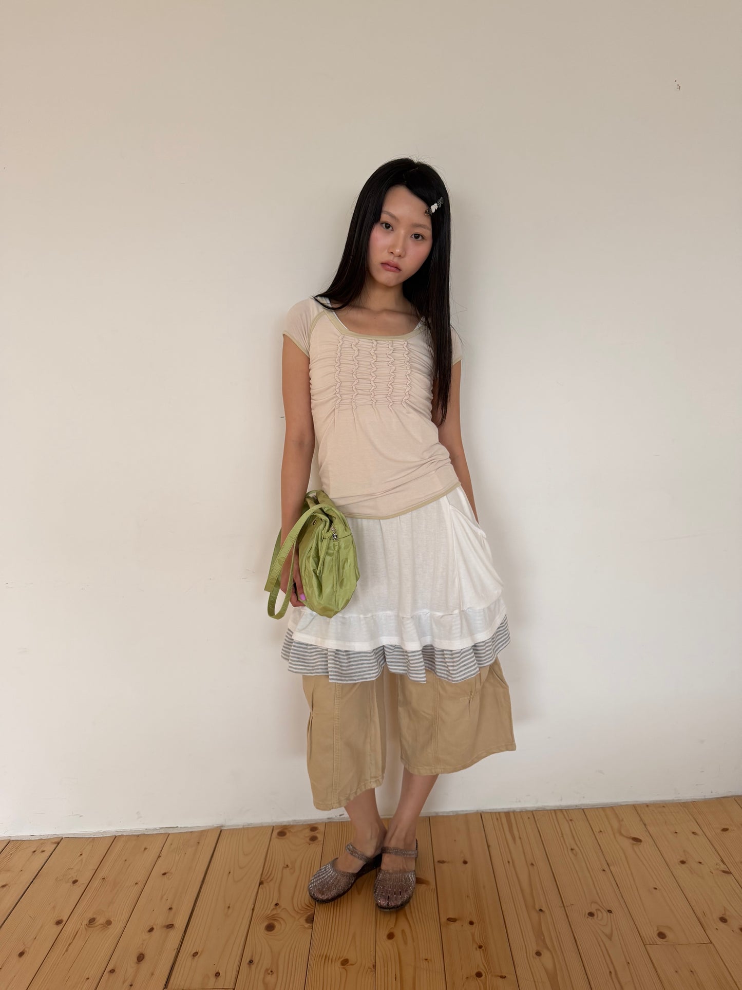 Curve Seam Capri Pants