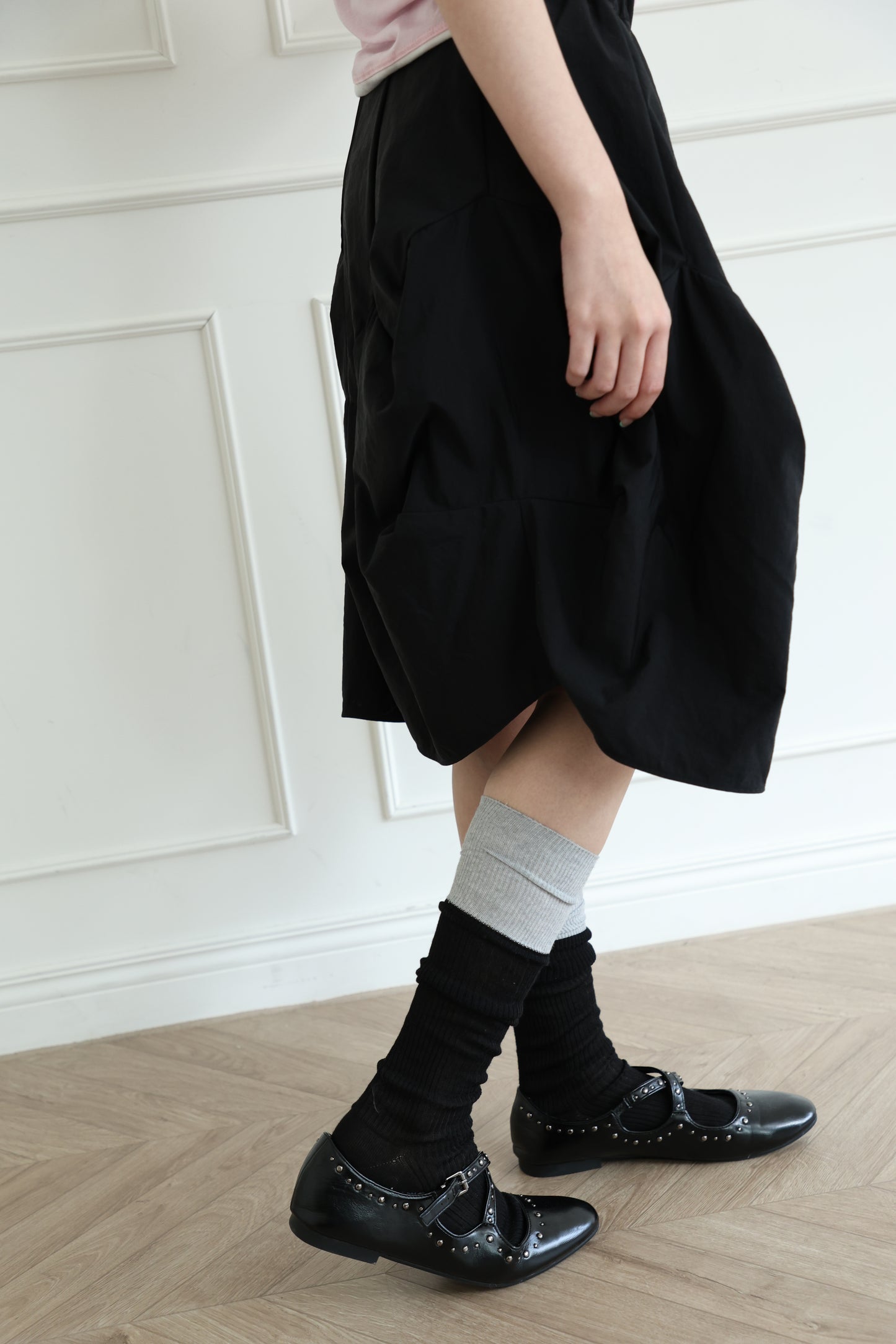 Color-blocked knee socks