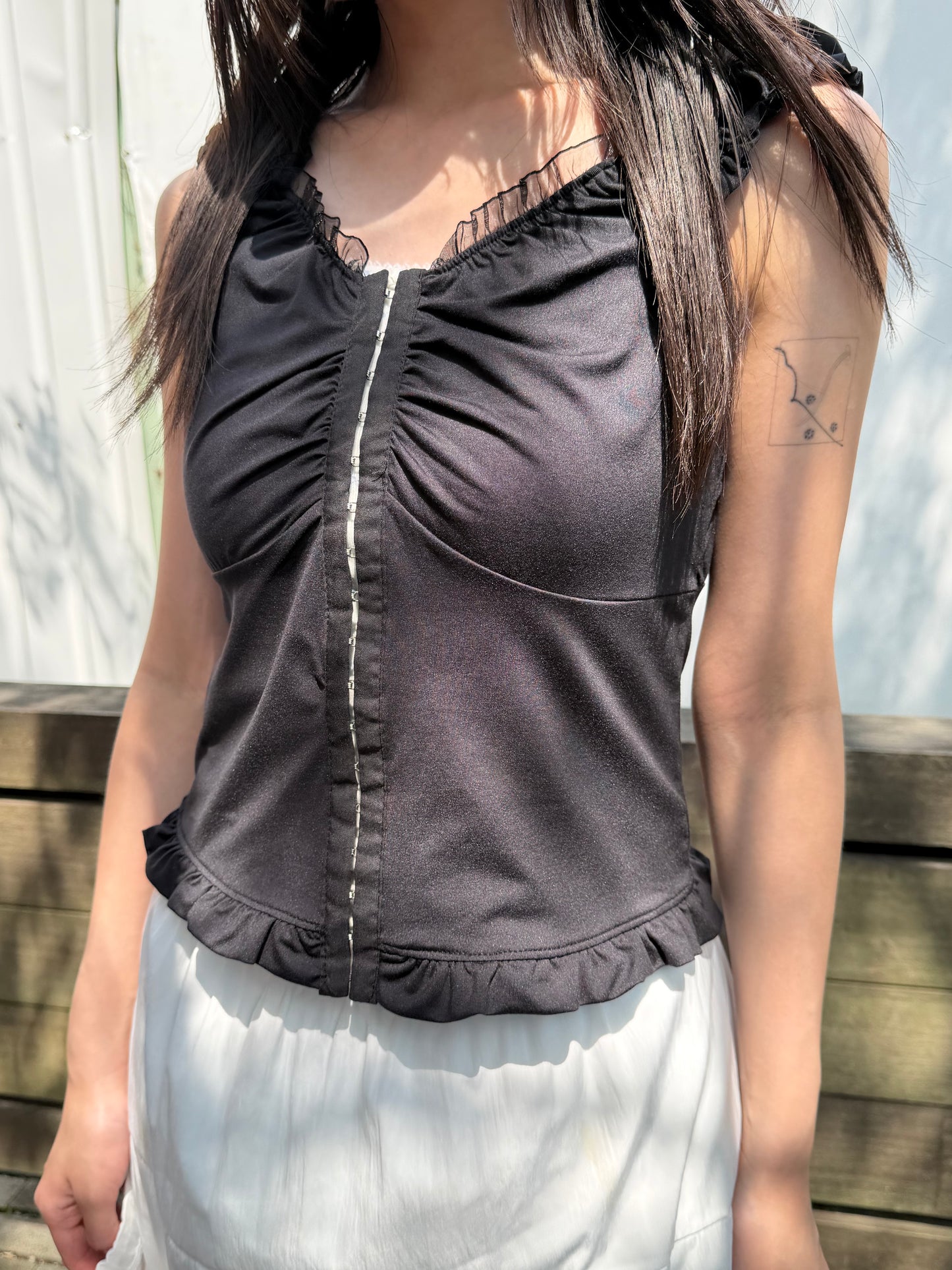 Elastic ruched lace top