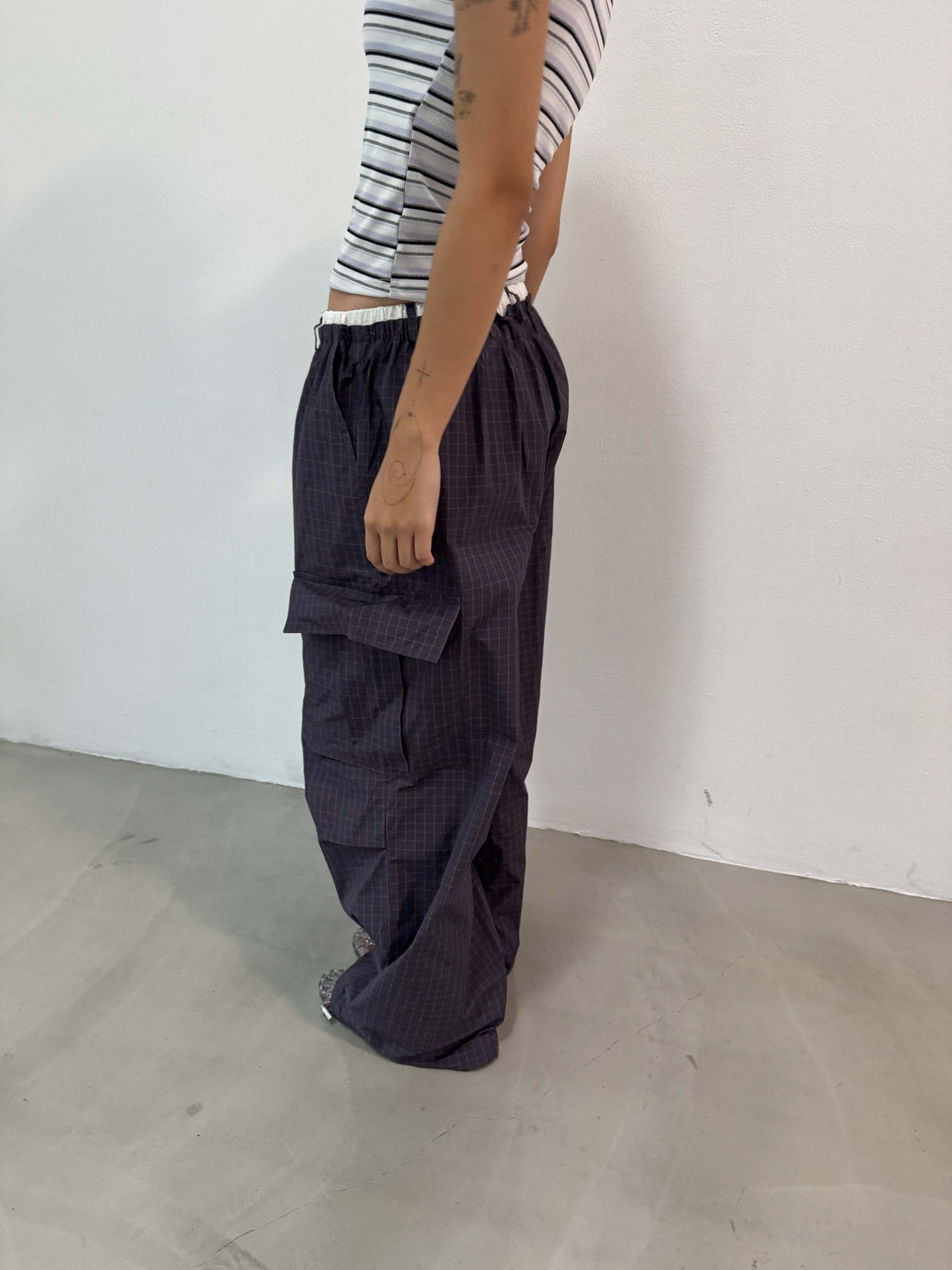 Layered Waist Grid Cargo Pants