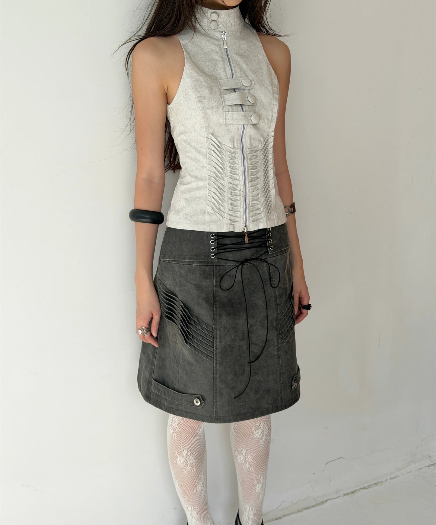into.eight RELIEF TOP