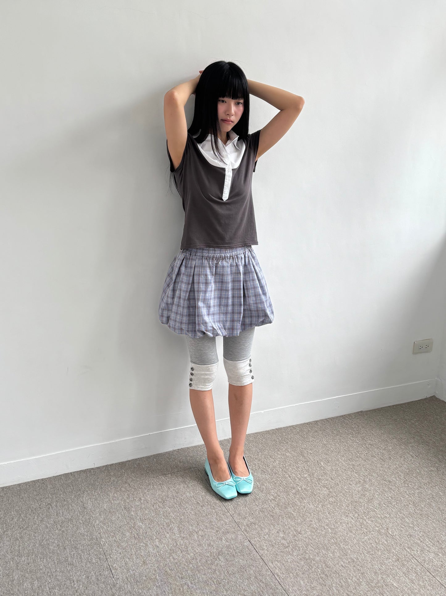 Button-Trim Capri Pants