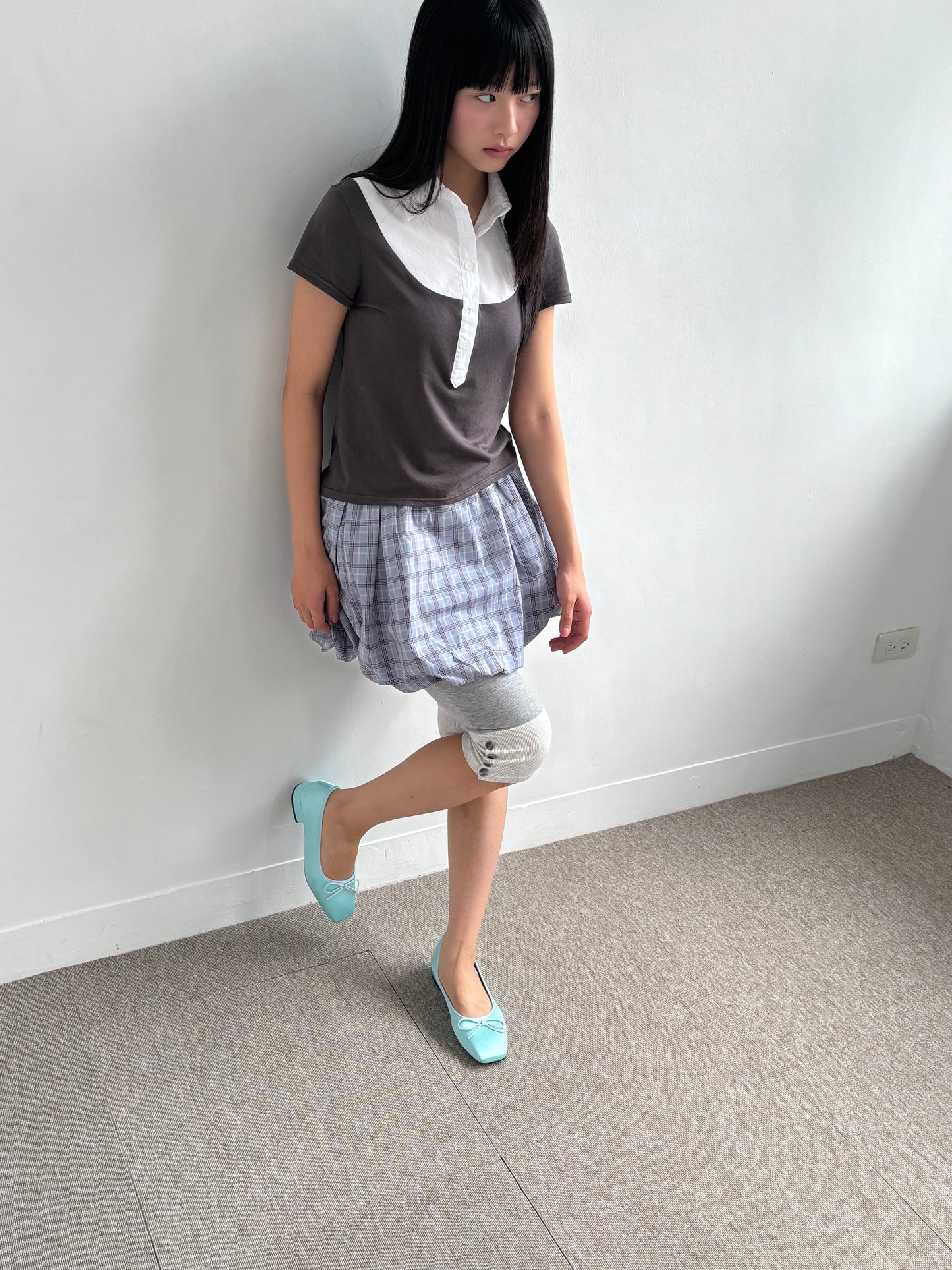 Button-Trim Capri Pants