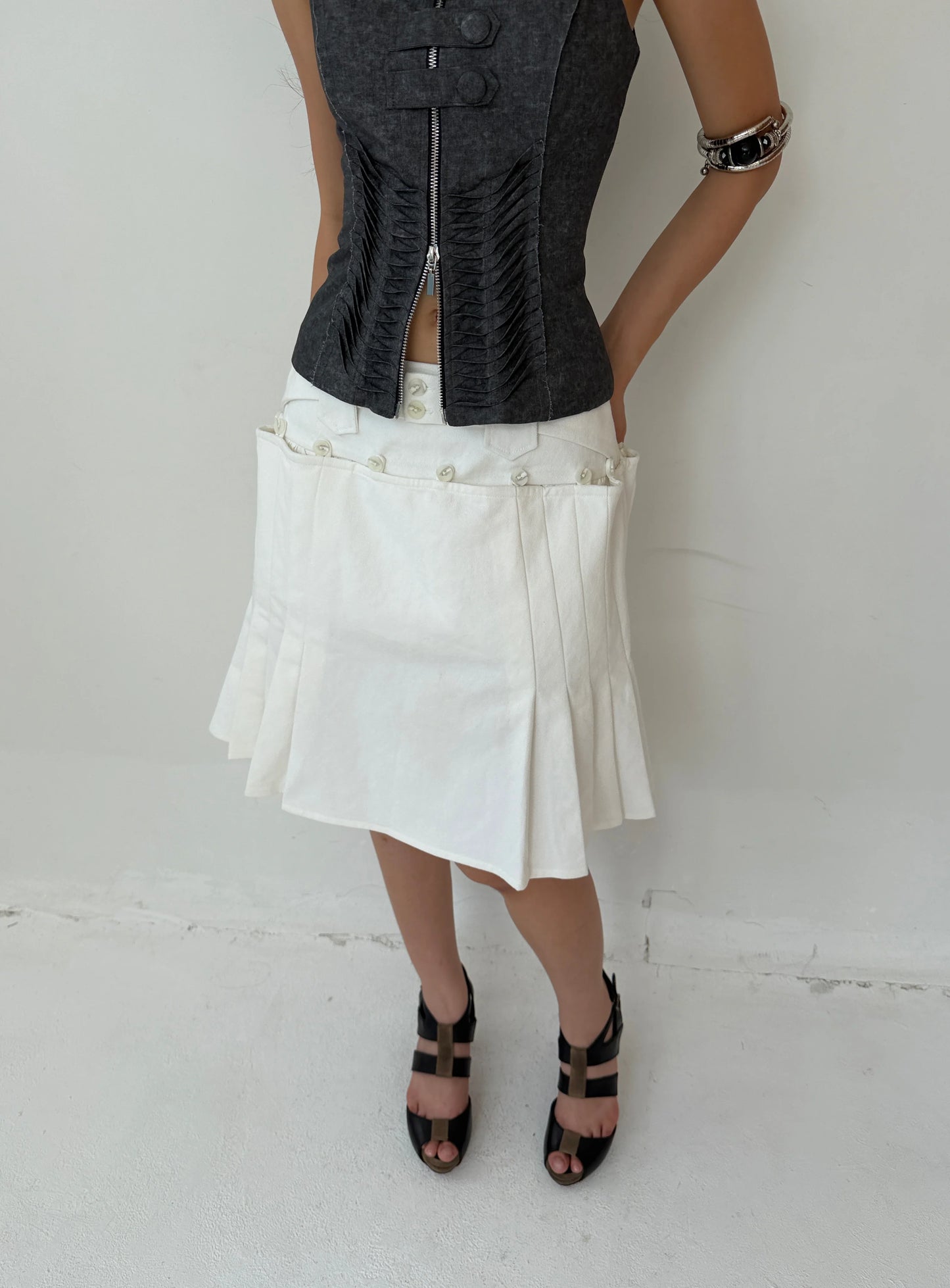 into.eight FACADE SKIRT
