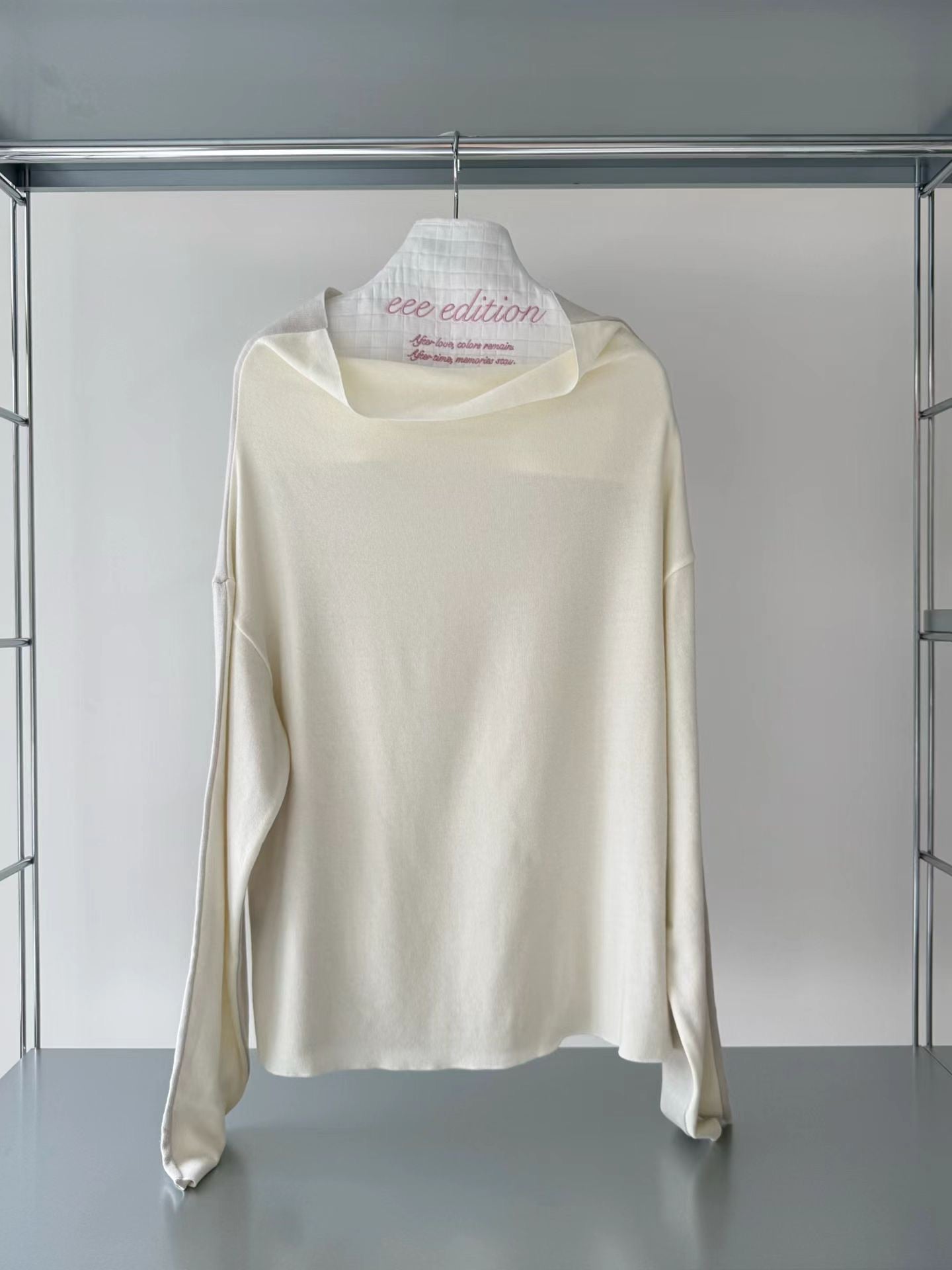 (8/31 收單） eee linsey angora off shoulder sleeved t