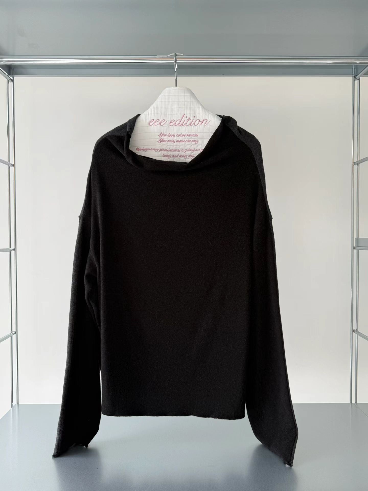 (8/31 收單） eee linsey angora off shoulder sleeved t