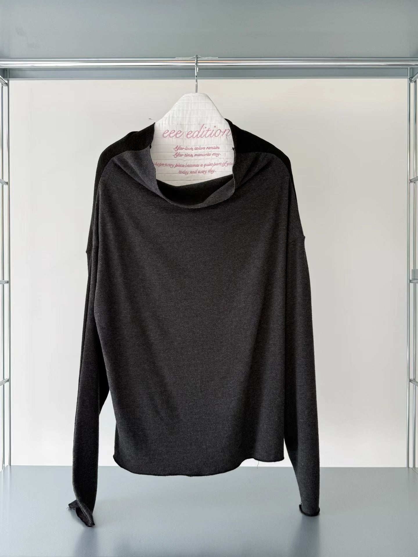 (8/31 收單） eee linsey angora off shoulder sleeved t