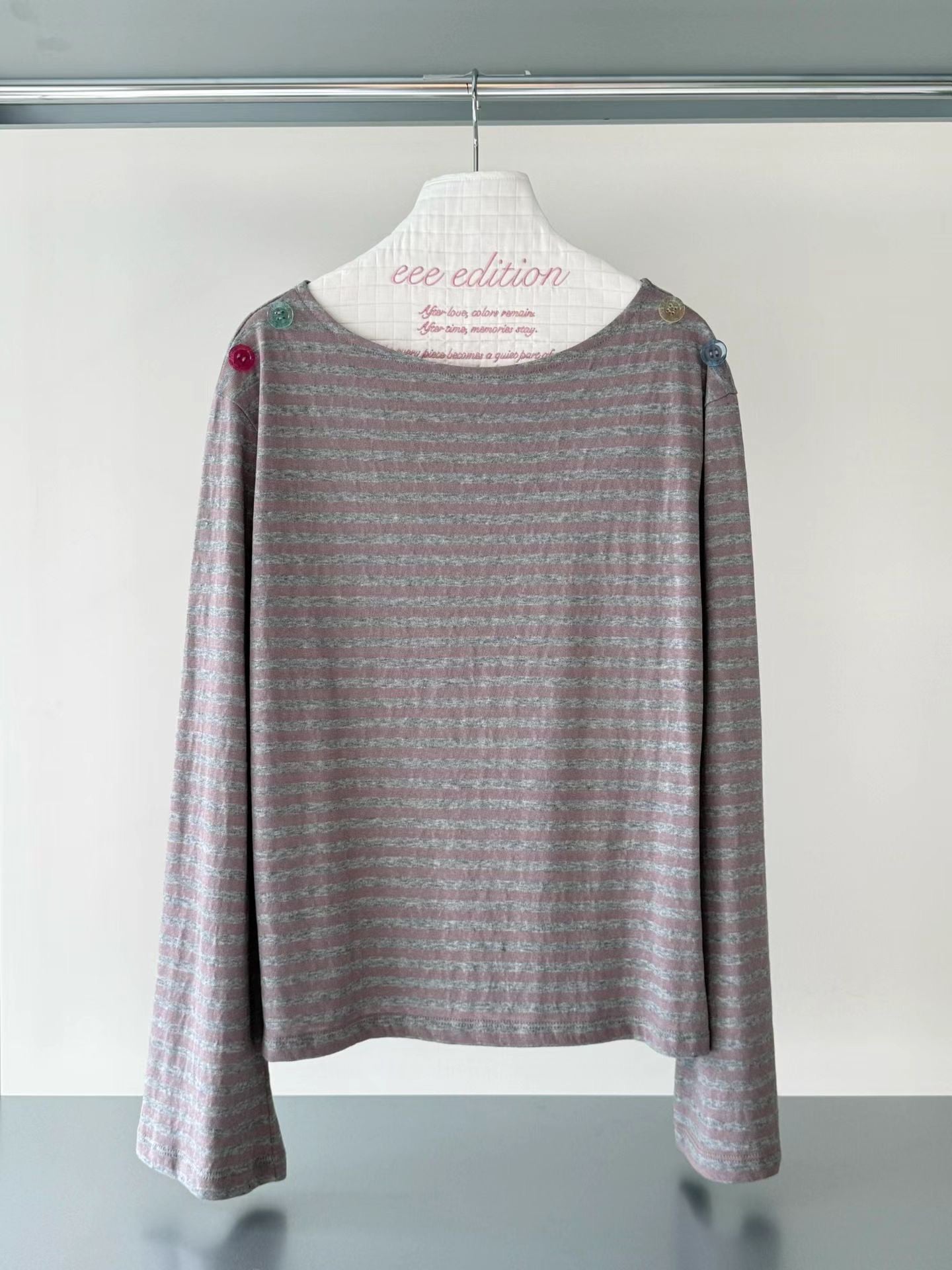 (8/31  收單） eee veronica color button stripe t shirt