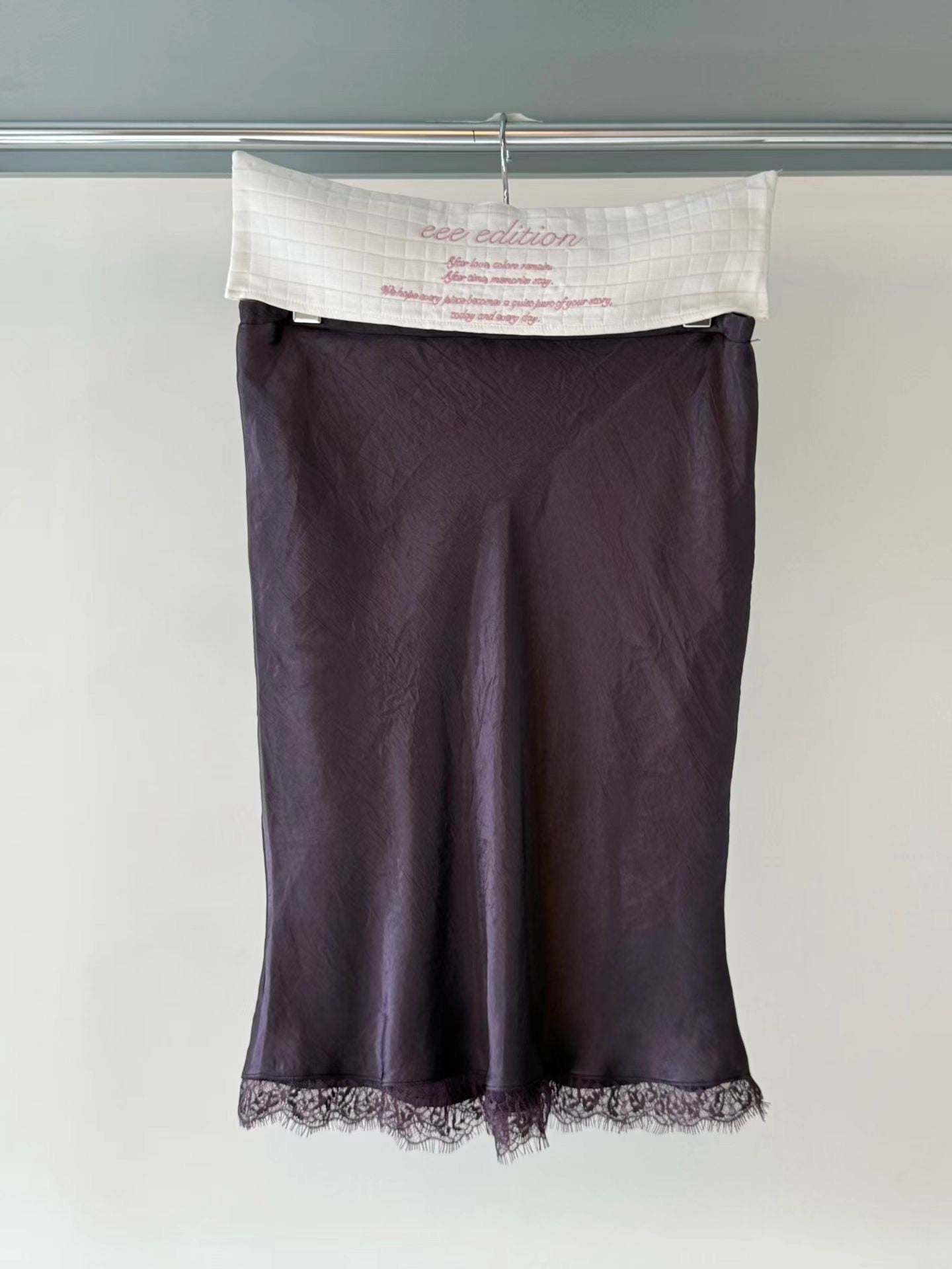 (8/31 收單） eee jenny satin lace skirt
