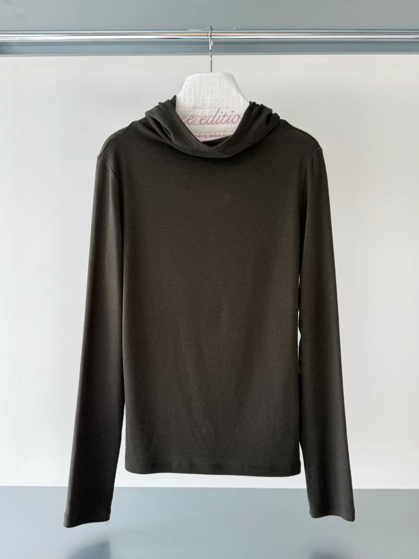(8/31 收單） eee violet wool hood t shirt