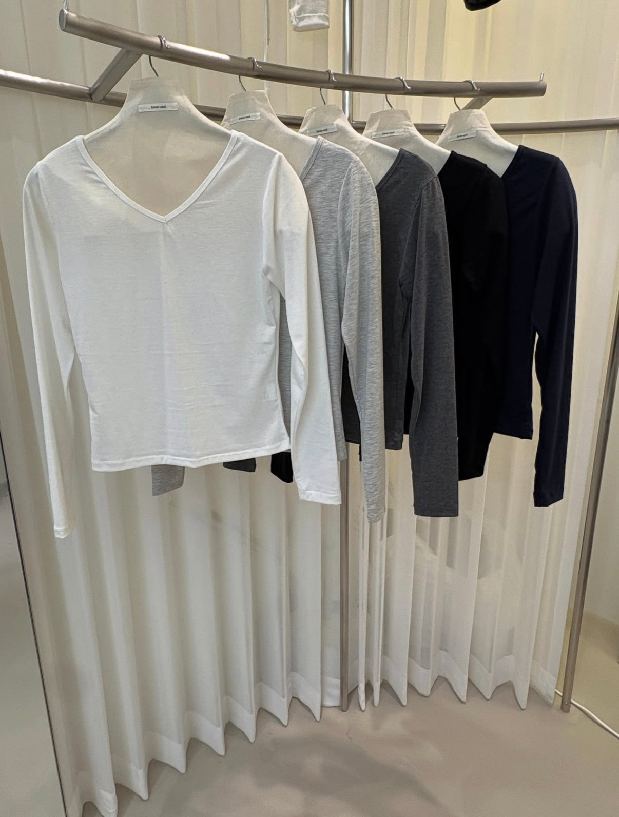 (9/6 收單） Basic V-Neck T-Shirt