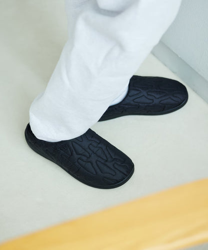 (Sale 至9/22 22:00）SUBU ORIGINALS OUTLINE 冬季絨毛拖鞋